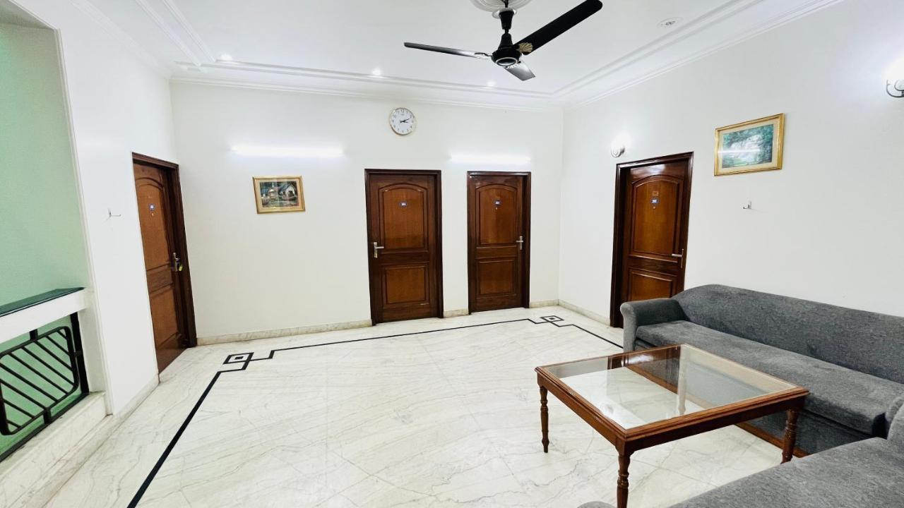 Hotel Starline Sector 28 Gurgaon Dış mekan fotoğraf