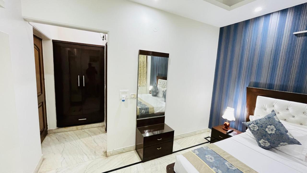 Hotel Starline Sector 28 Gurgaon Dış mekan fotoğraf
