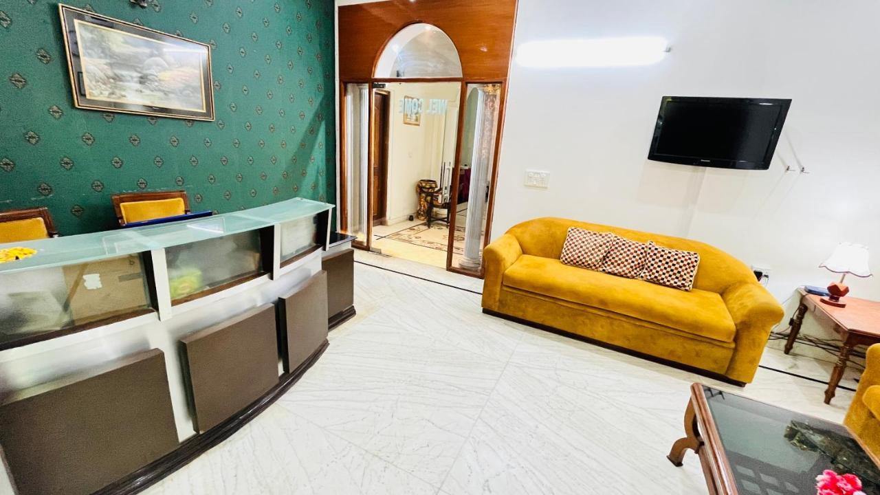 Hotel Starline Sector 28 Gurgaon Dış mekan fotoğraf