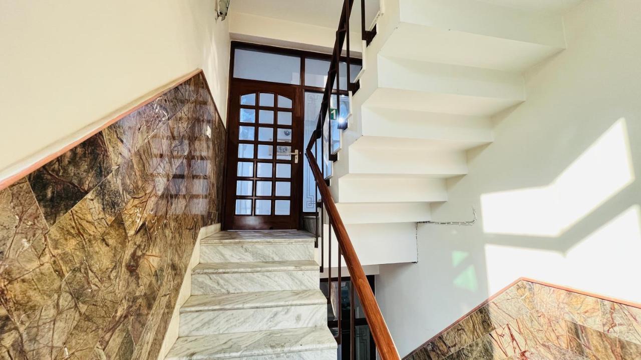 Hotel Starline Sector 28 Gurgaon Dış mekan fotoğraf