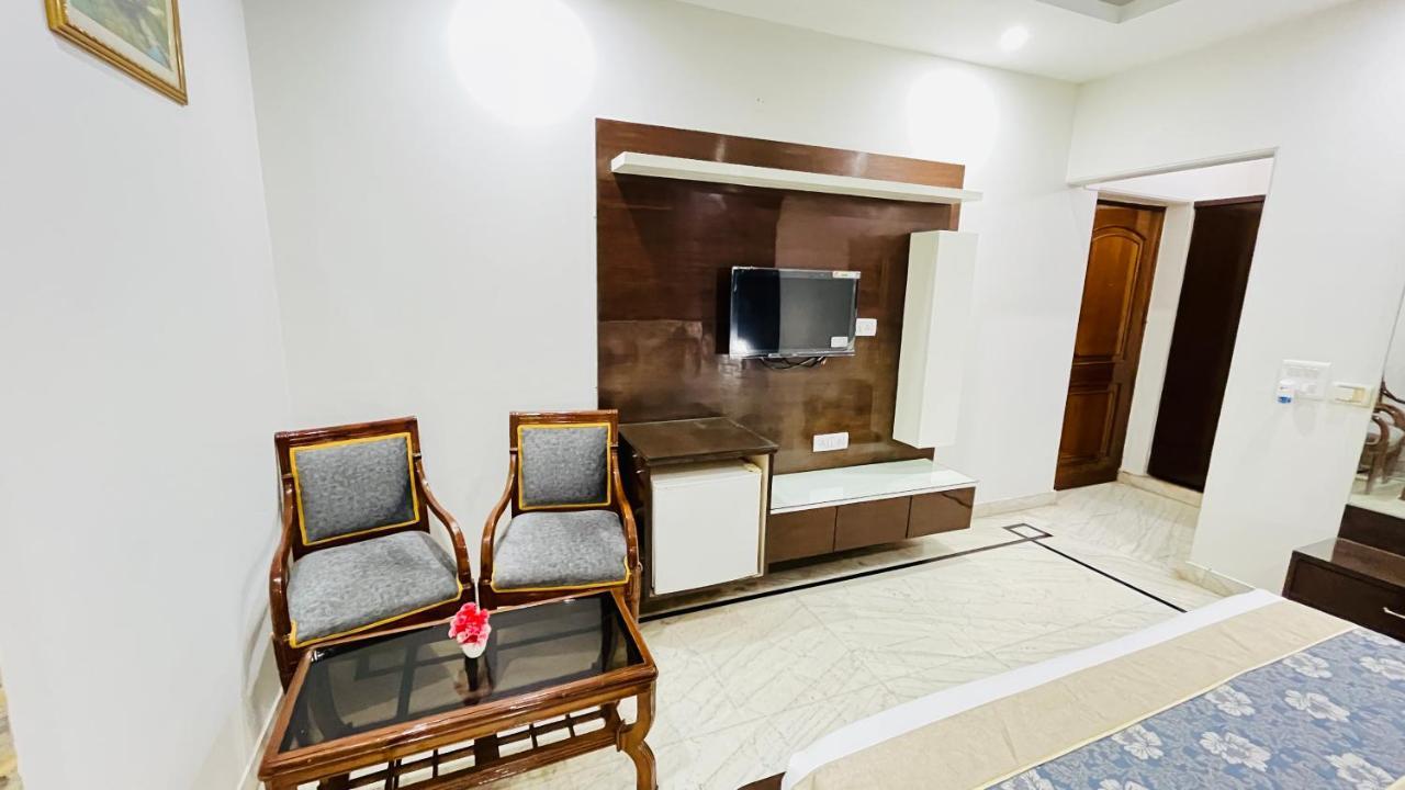 Hotel Starline Sector 28 Gurgaon Dış mekan fotoğraf