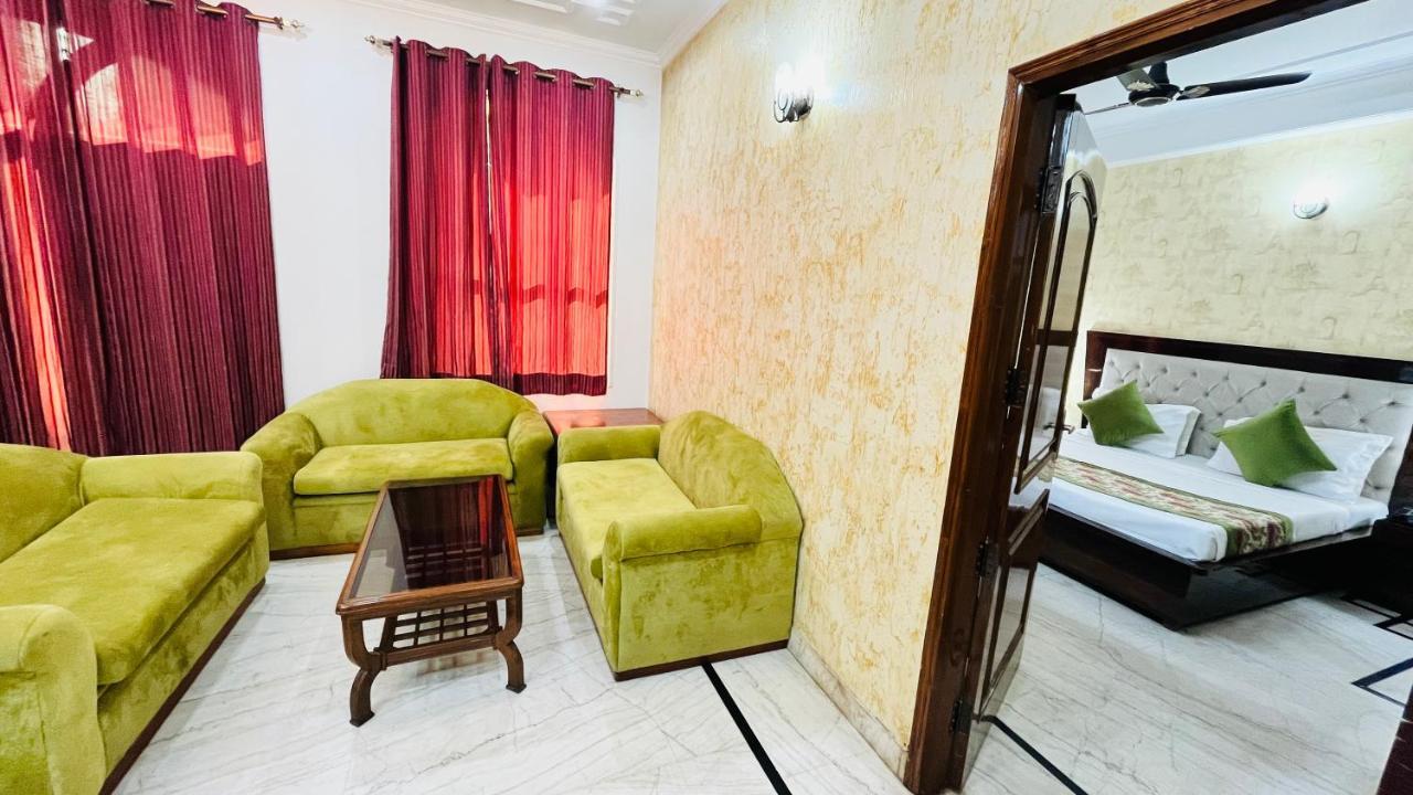 Hotel Starline Sector 28 Gurgaon Dış mekan fotoğraf