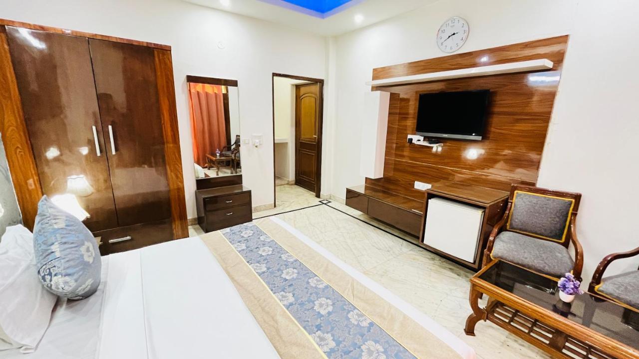 Hotel Starline Sector 28 Gurgaon Dış mekan fotoğraf