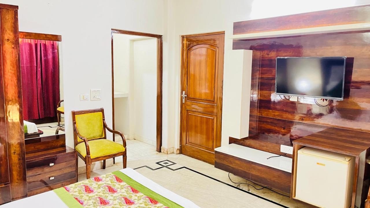 Hotel Starline Sector 28 Gurgaon Dış mekan fotoğraf